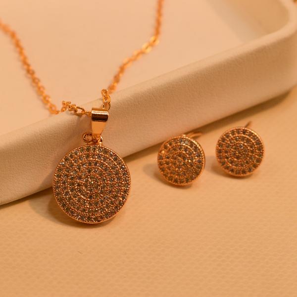 Stylish Unique Design Gold Plated Crystal Stones Necklace Set